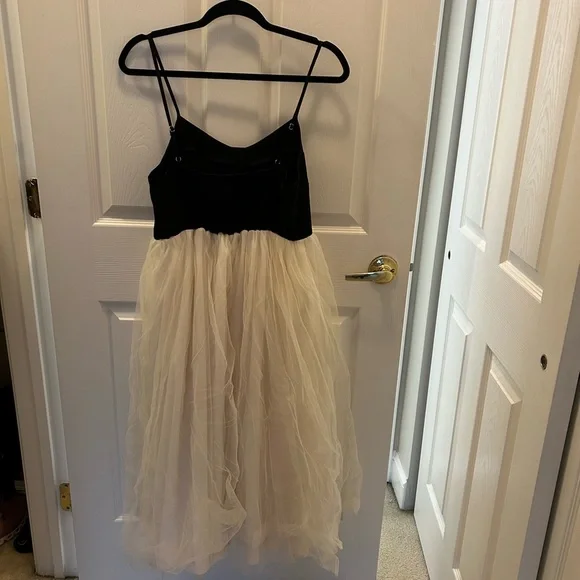 Sleeveless Sweetheart Organza Skirt Maxi Dress - Picture 4 of 6